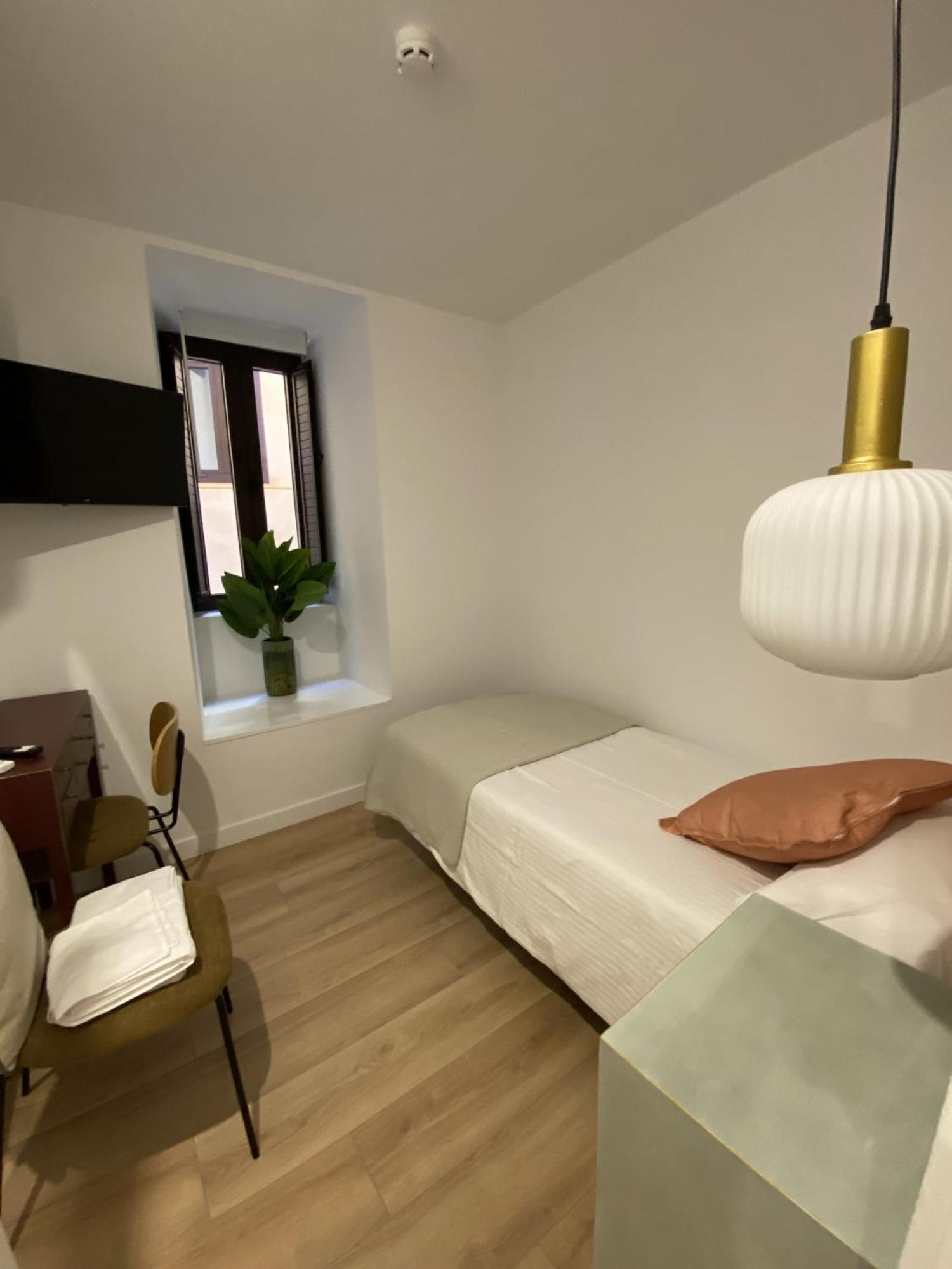 Apartamentos Penalara Segovia Esterno foto
